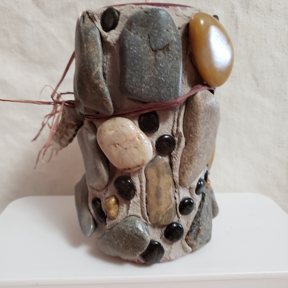 Candlelite vintage concrete and rock candle - Picture 4 of 7